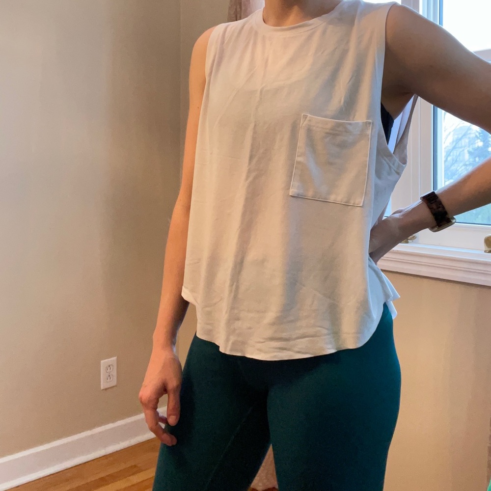 GapFit Muscle Tee - Size M